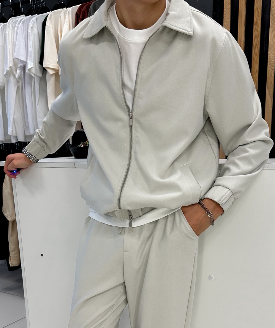 Бомбер мужской бежевый