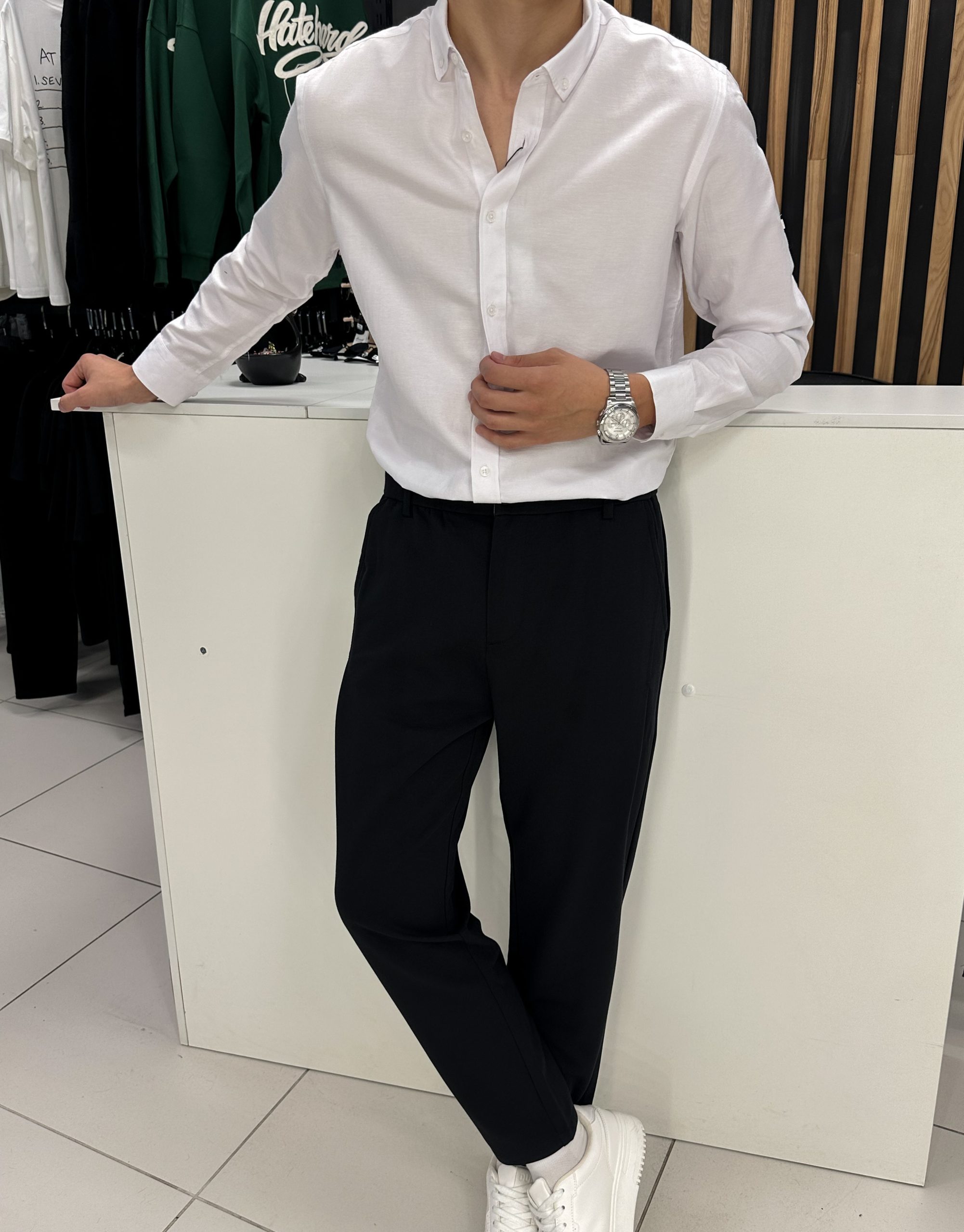 Классическая белая рубашка