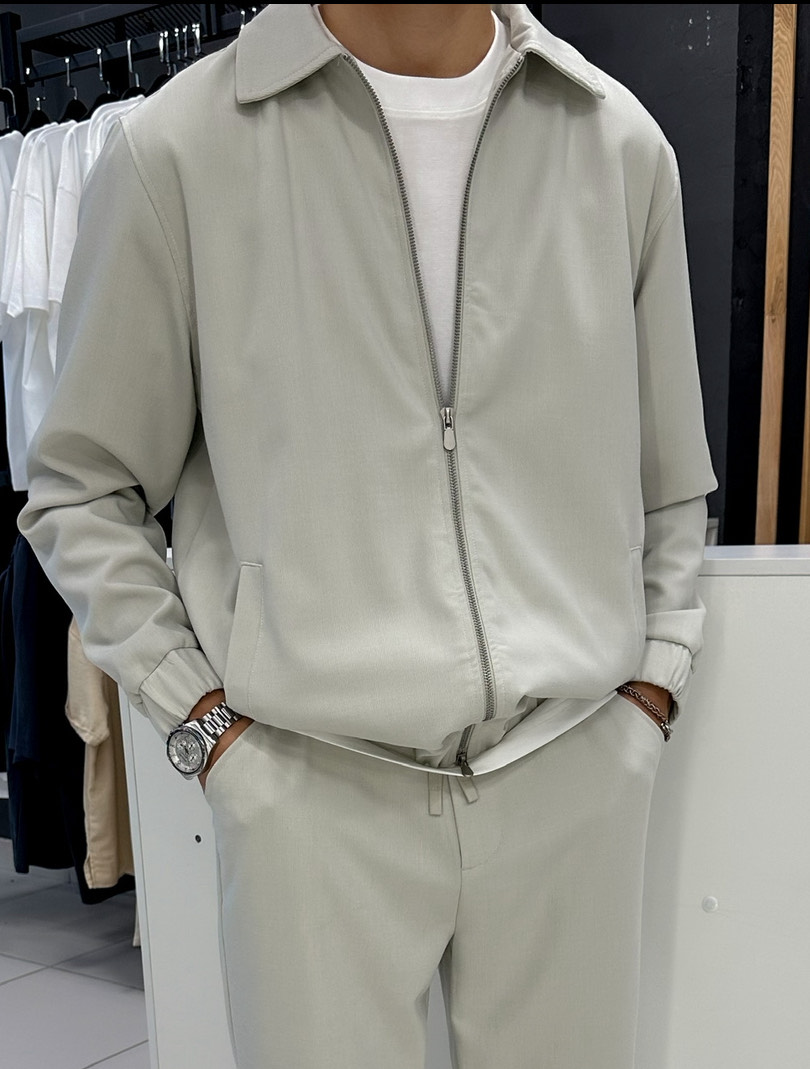 Бомбер мужской бежевый